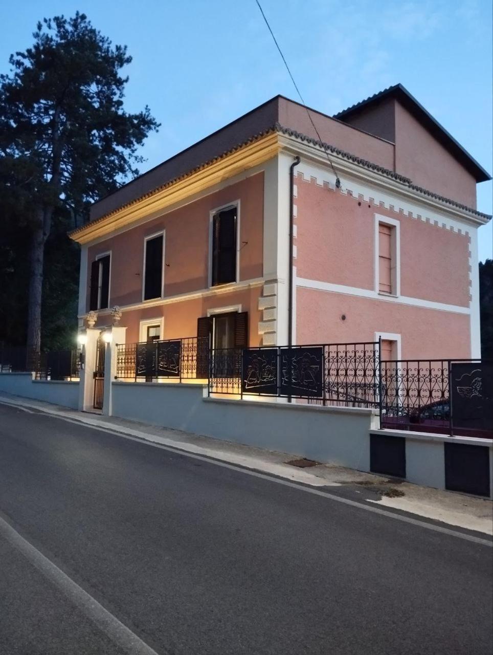 Villino Chelidonia Subiaco Bed & Breakfast ภายนอก รูปภาพ
